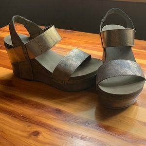 Boutique by Corky’s Agnus metallic wedges